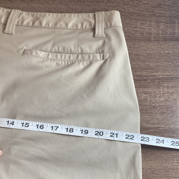 Mens Size 36 Rhone 9" Commuter Shorts Tan Pre Owned - Picture 9 of 9